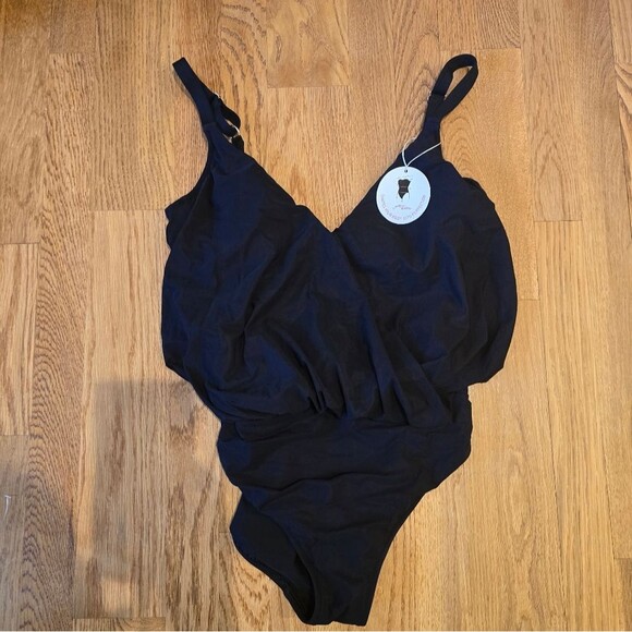 Gottex Black Contouring One Piece Slimming Swimsuit Women’s Size 12 NWOT - Picture 3 of 6